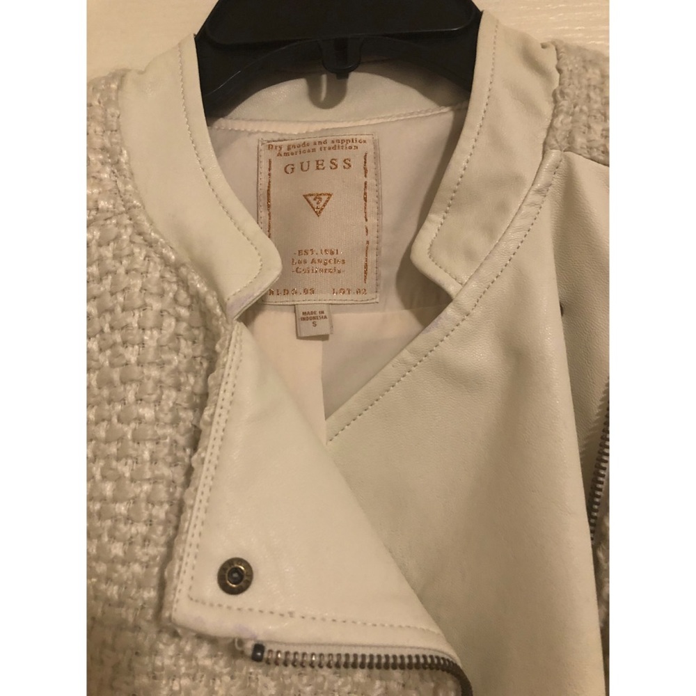 đ´SOLDđ´Guess jacket - Picture 2 of 3